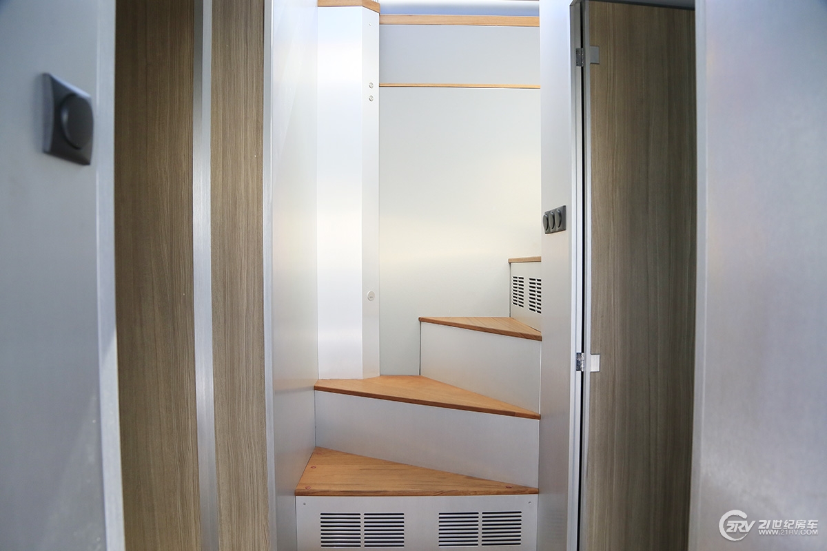 诺马迪森房车100万以内,1300万诺马迪森越野房车旅游