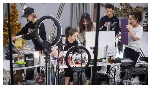 直播间人气上升主播心态怎么办,主播怎样应对直播间各种数据