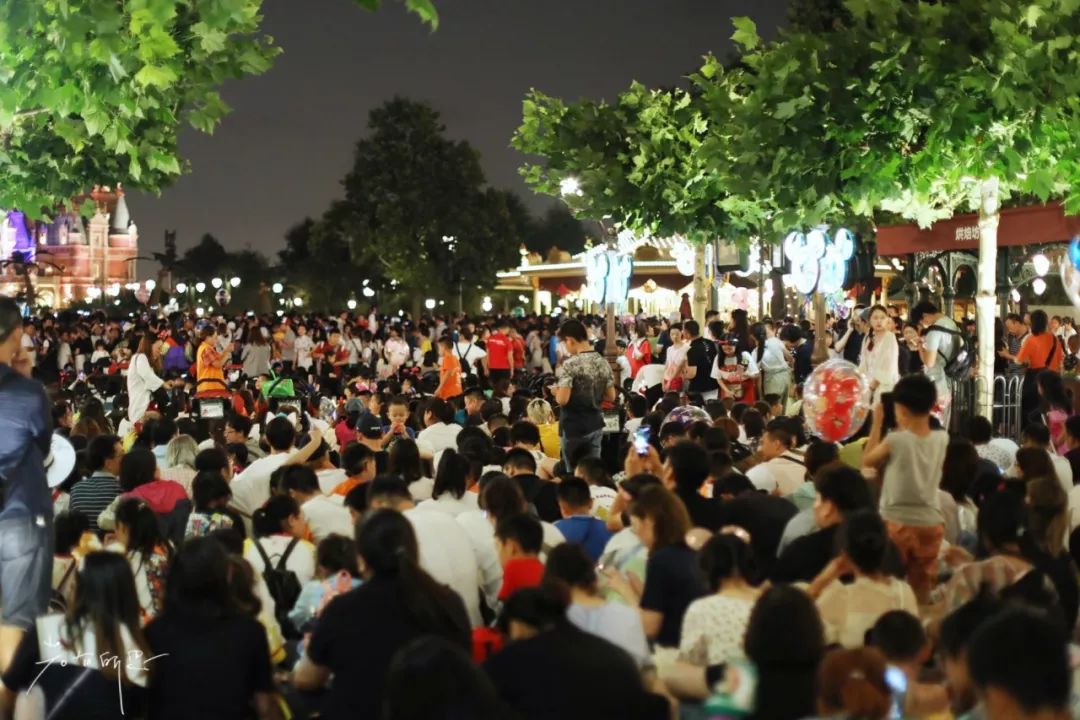 暑假两个人旅游要花多少钱,暑假两人去迪士尼多少钱