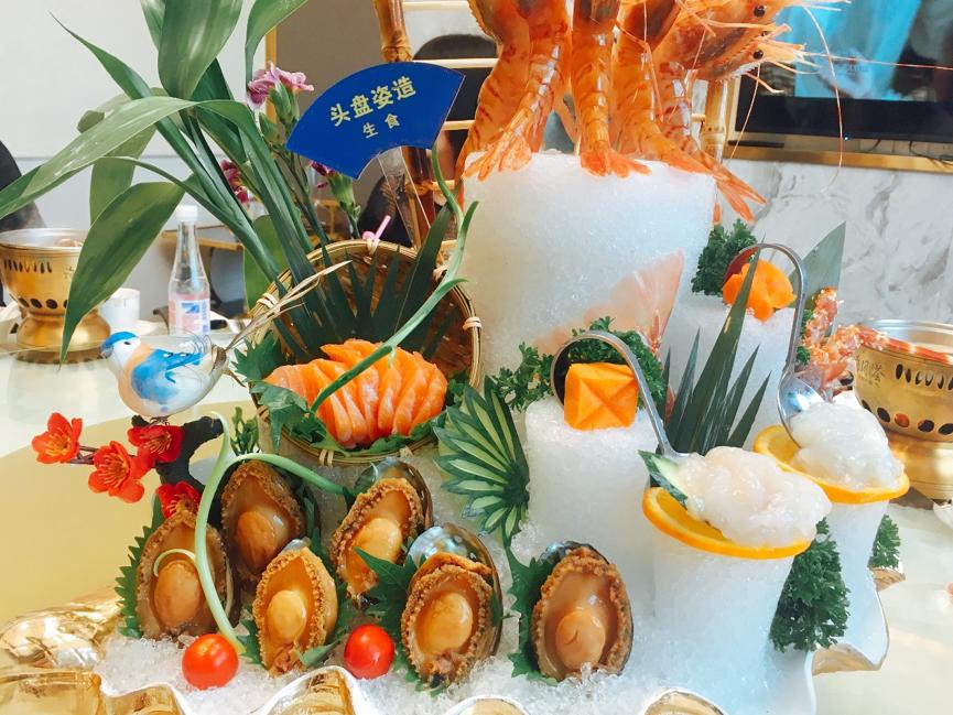 一边写一边流口水,红谷滩这些店可要好好的啊,脱下口罩我就来