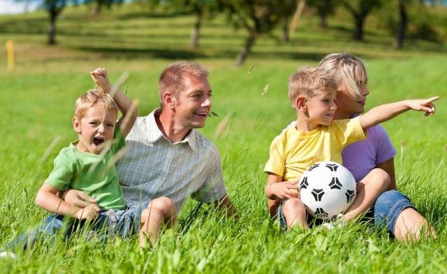 孩子总是夸大事实,孩子总爱在家长面前吹捧自己