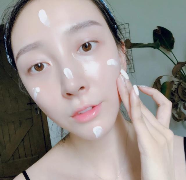 油性皮肤长痘怎么办干货,油性皮肤长痘痘怎么办最有效