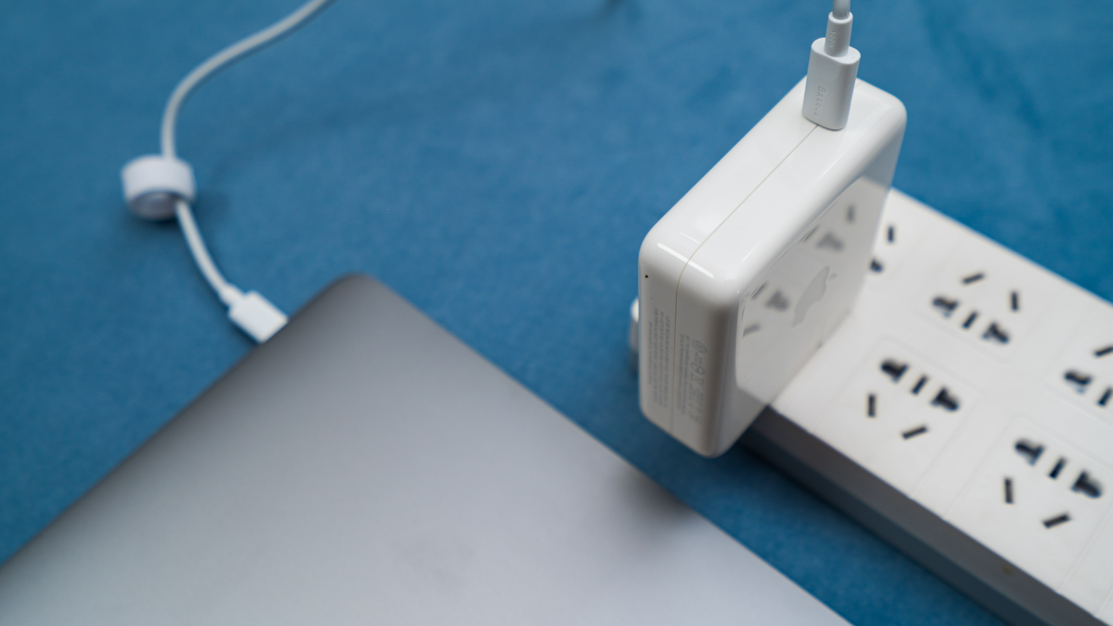 macbookpro16英寸使用教程,倍思氮化镓100w充苹果电脑