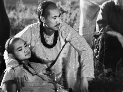 「微评」会踢球的都死了!索性军训一支国足顶上吧!