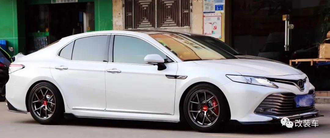 凯美瑞高达涂装,高达改色车膜凯美瑞