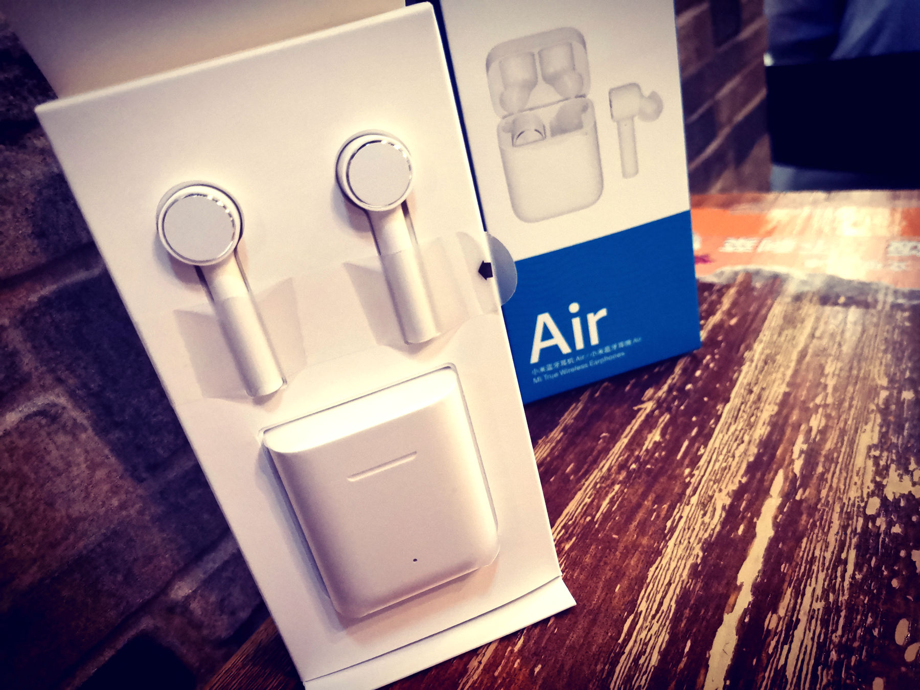 小米蓝牙耳机和苹果airpods2测评,小米蓝牙耳机对比苹果airpods