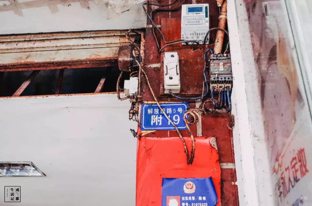 荷花池美食批发市场,荷花池美食街在哪里