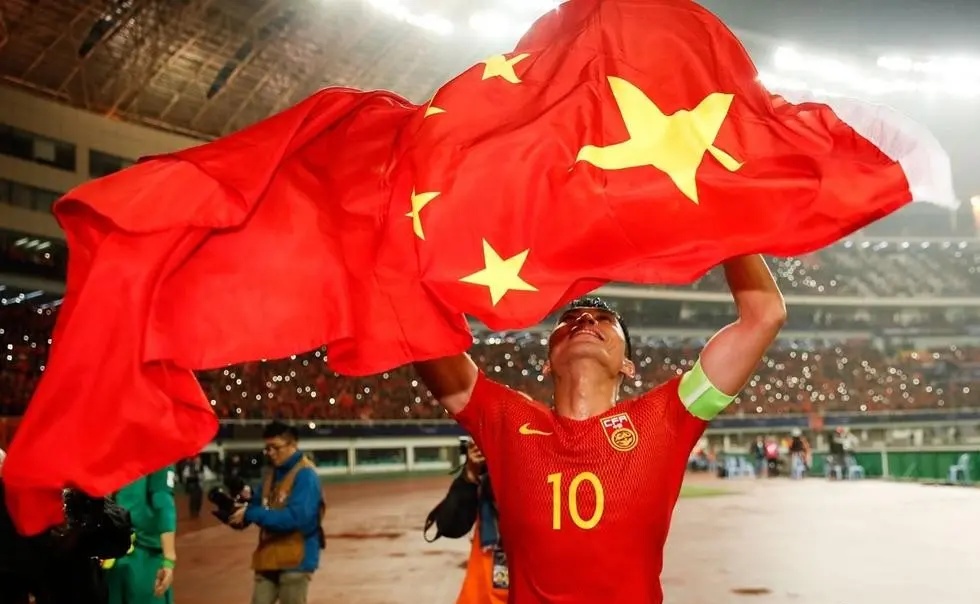 最新进展：韩国球员*辱侮**奖杯，真的是国足技不如人吗？