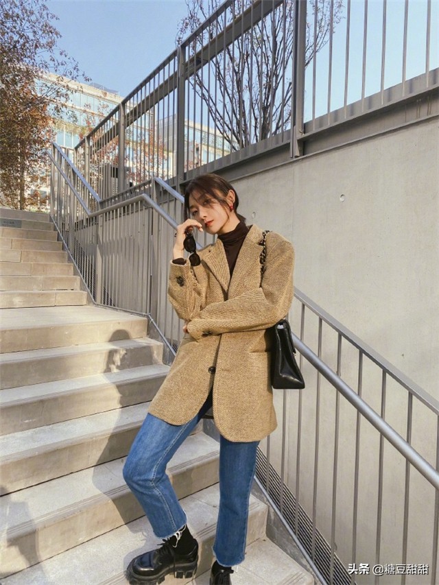 马丁靴怎么搭配才更有高级感,马丁靴的三种不同风格搭配