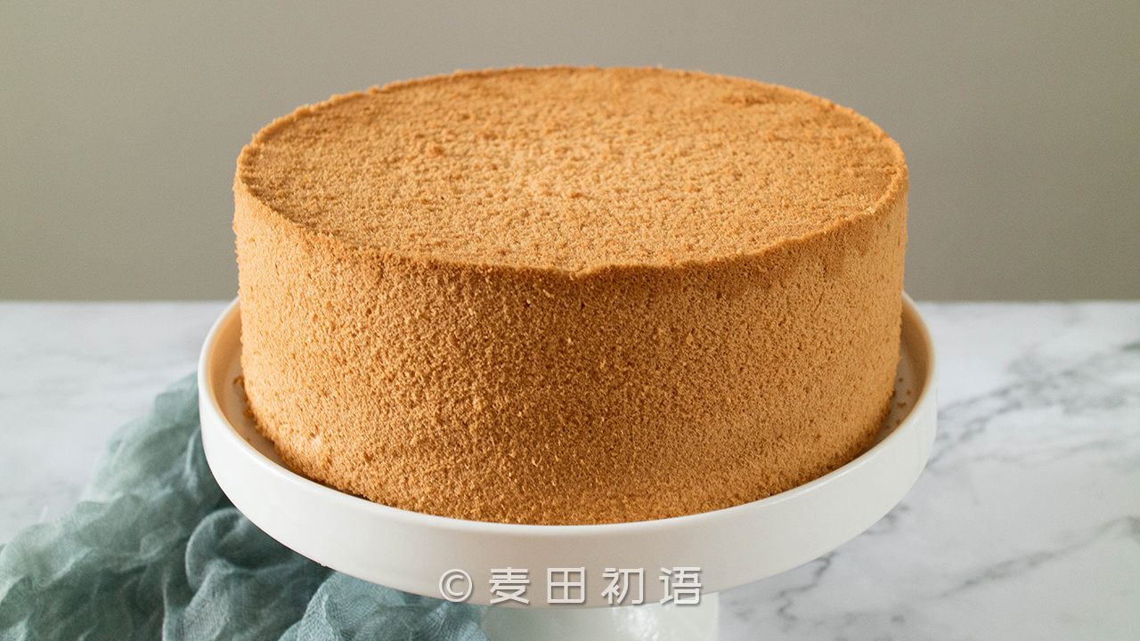 戚风蛋糕要怎么做才不会塌陷,做的戚风蛋糕底部总是凹进去