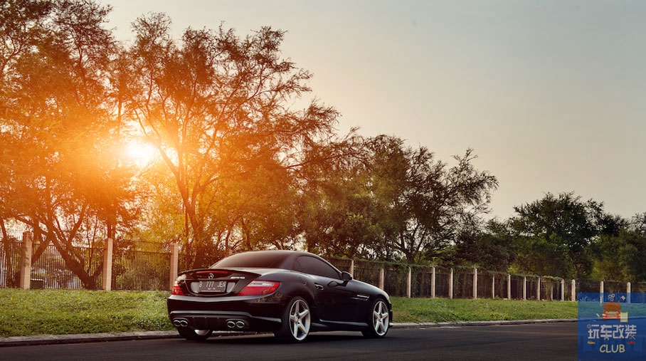 奔驰slk老款改新款amg,一台顶级奔驰amg