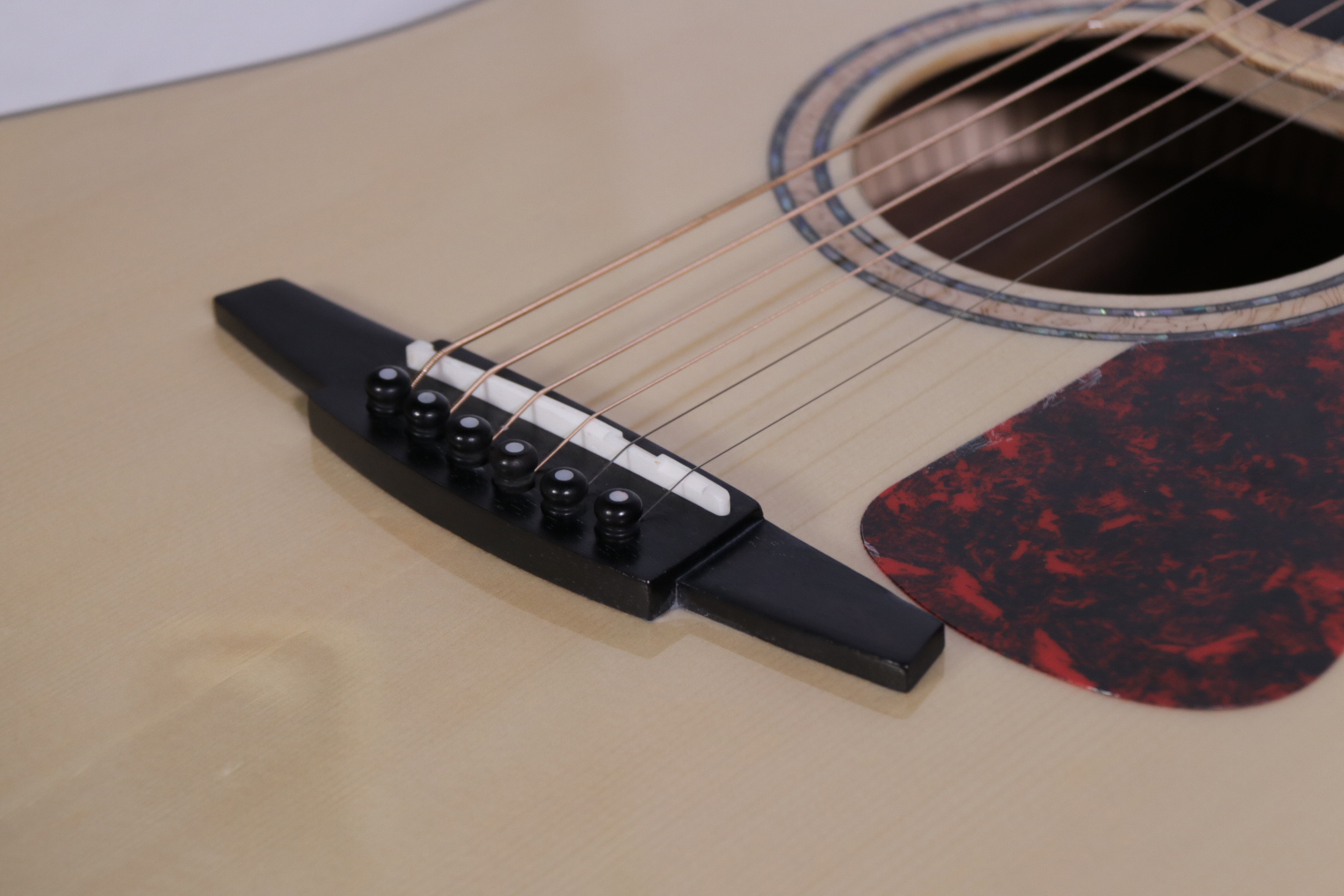 拉维斯n800dc配置,拉维斯吉他nightwish多少钱