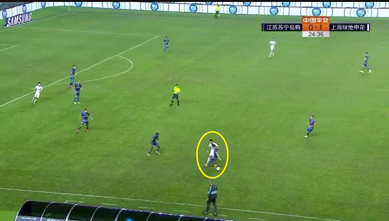 曹赟定连过五人,曹赟定单骑闯关破门