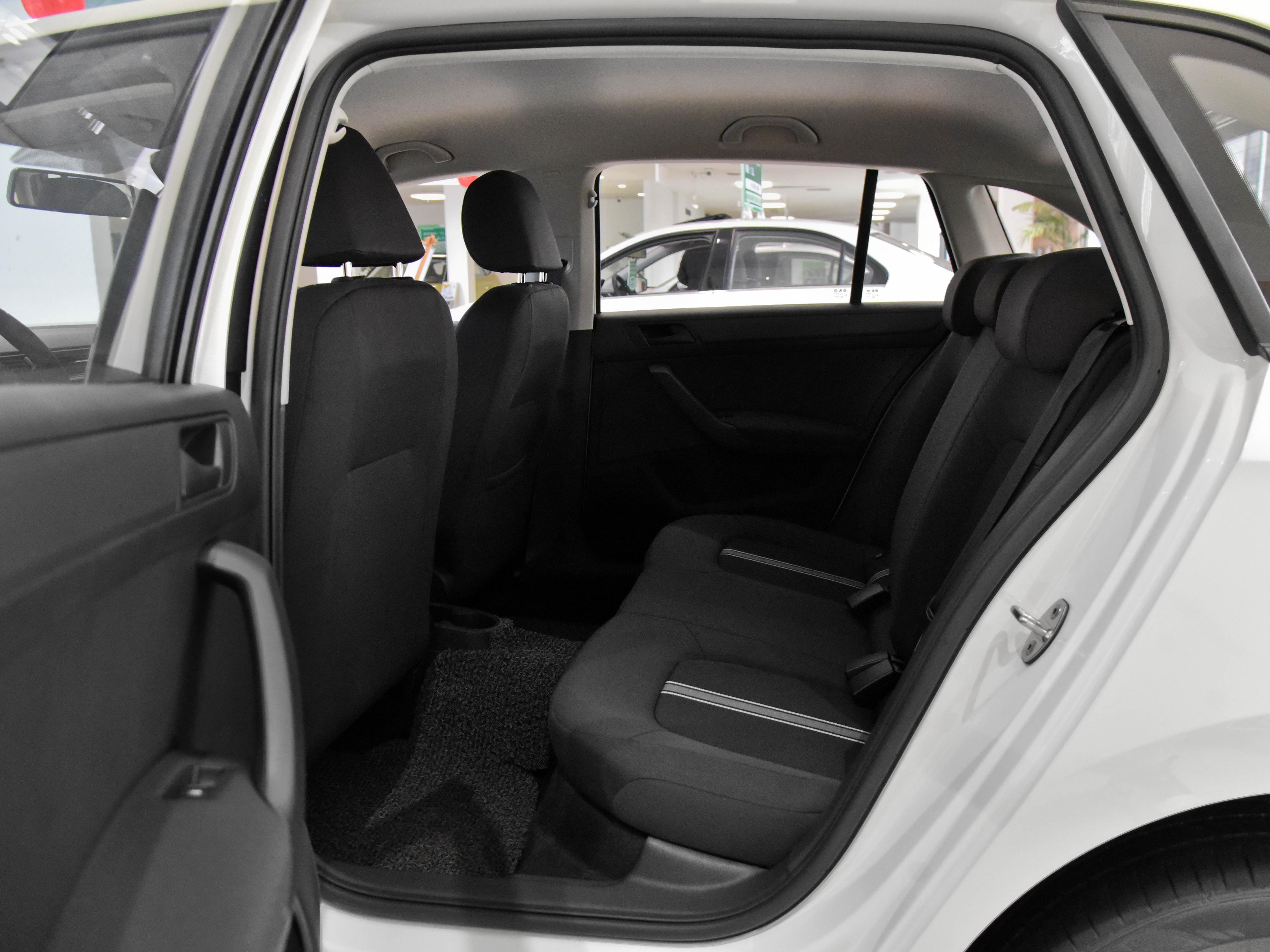 低配便宜，一样是自动挡，5.6L油耗加92号汽油，带你看斯柯达昕动