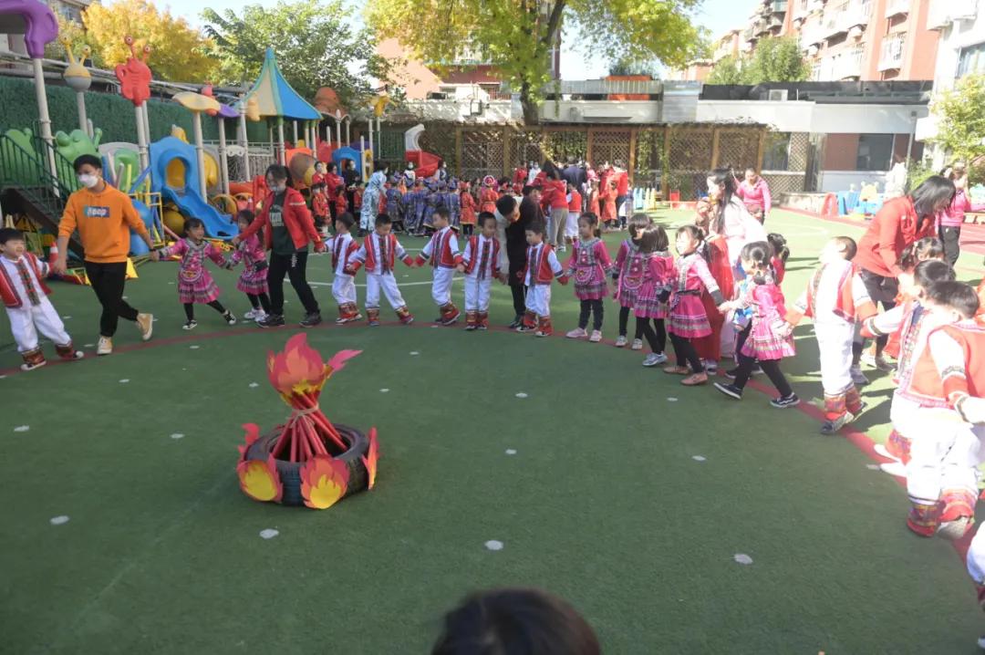民族团结润童心家园携手共成长——和平五幼举行2021年秋季民族运动会