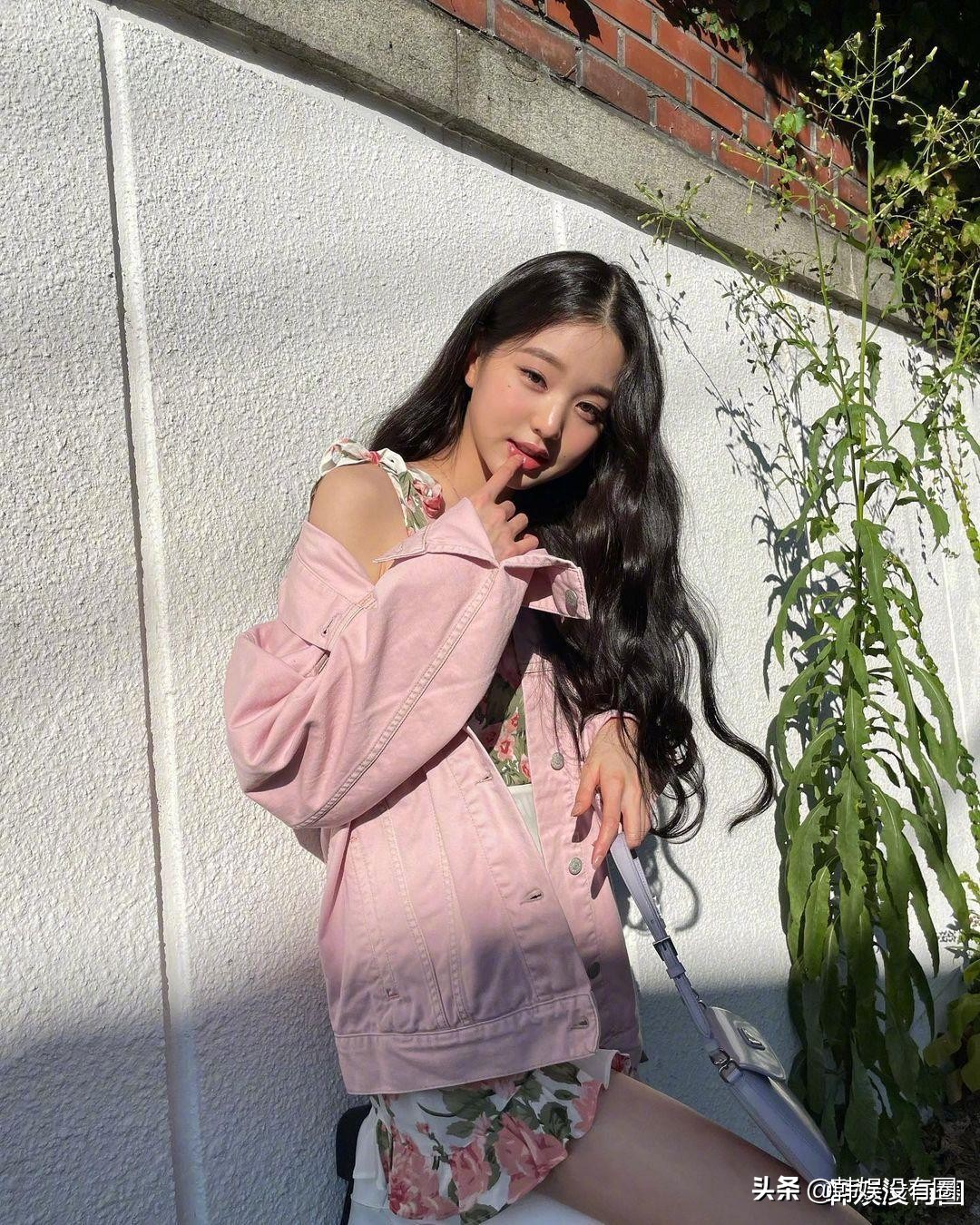 张元英izone练习室穿搭,张元英izone黑色西装