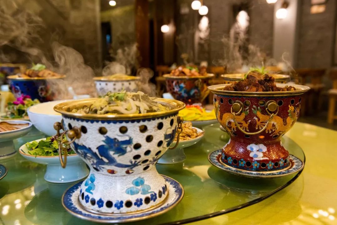 秋景徒步、汗蒸唱K,吃满族特色二八席,最适合团建的怀柔秘境