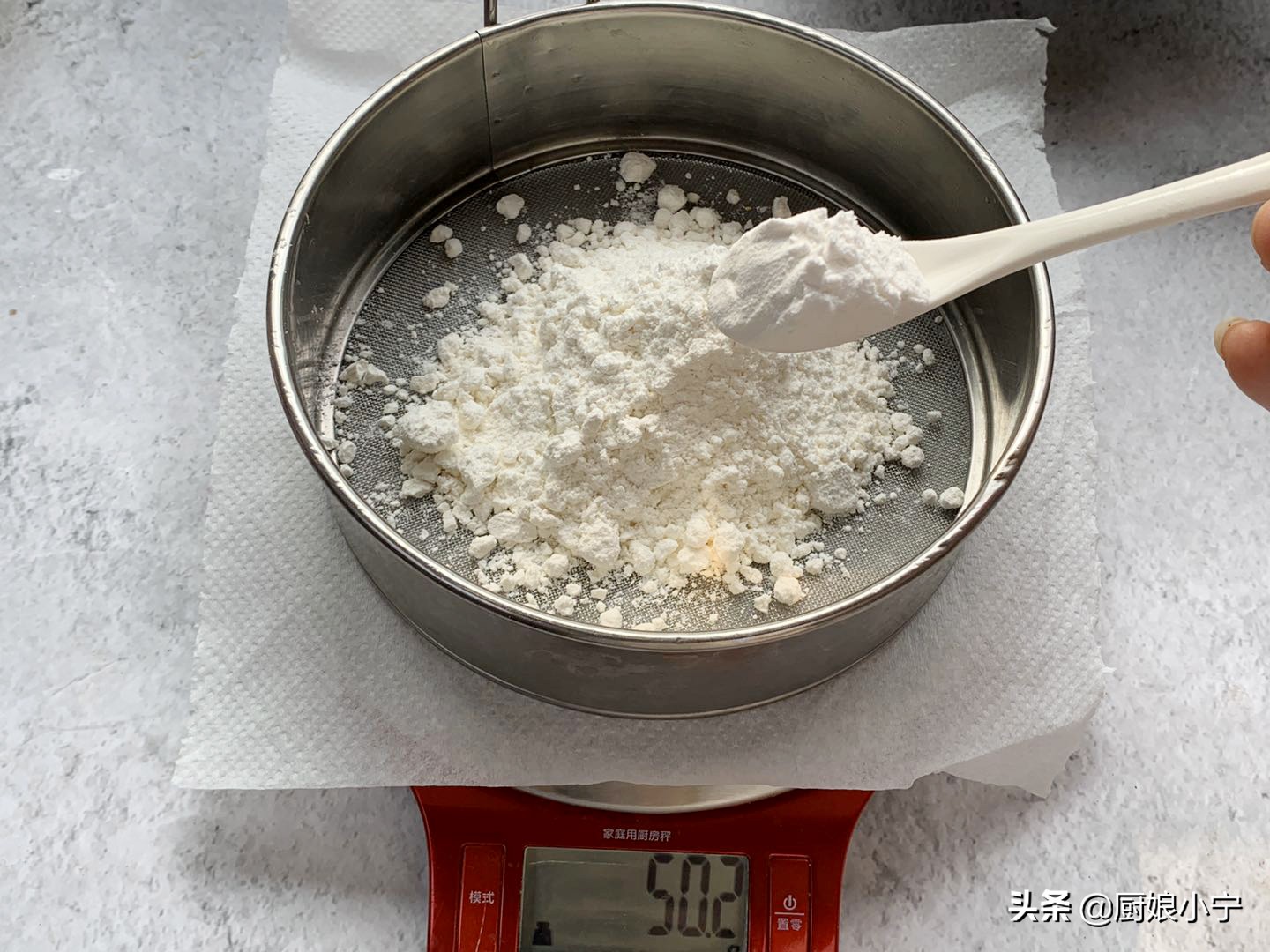 戚风蛋糕怎样做不开裂不塌陷,戚风蛋糕倒扣教学