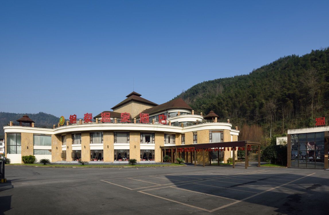 大邑烤全羊团建,成都都江堰拓展团建基地推荐