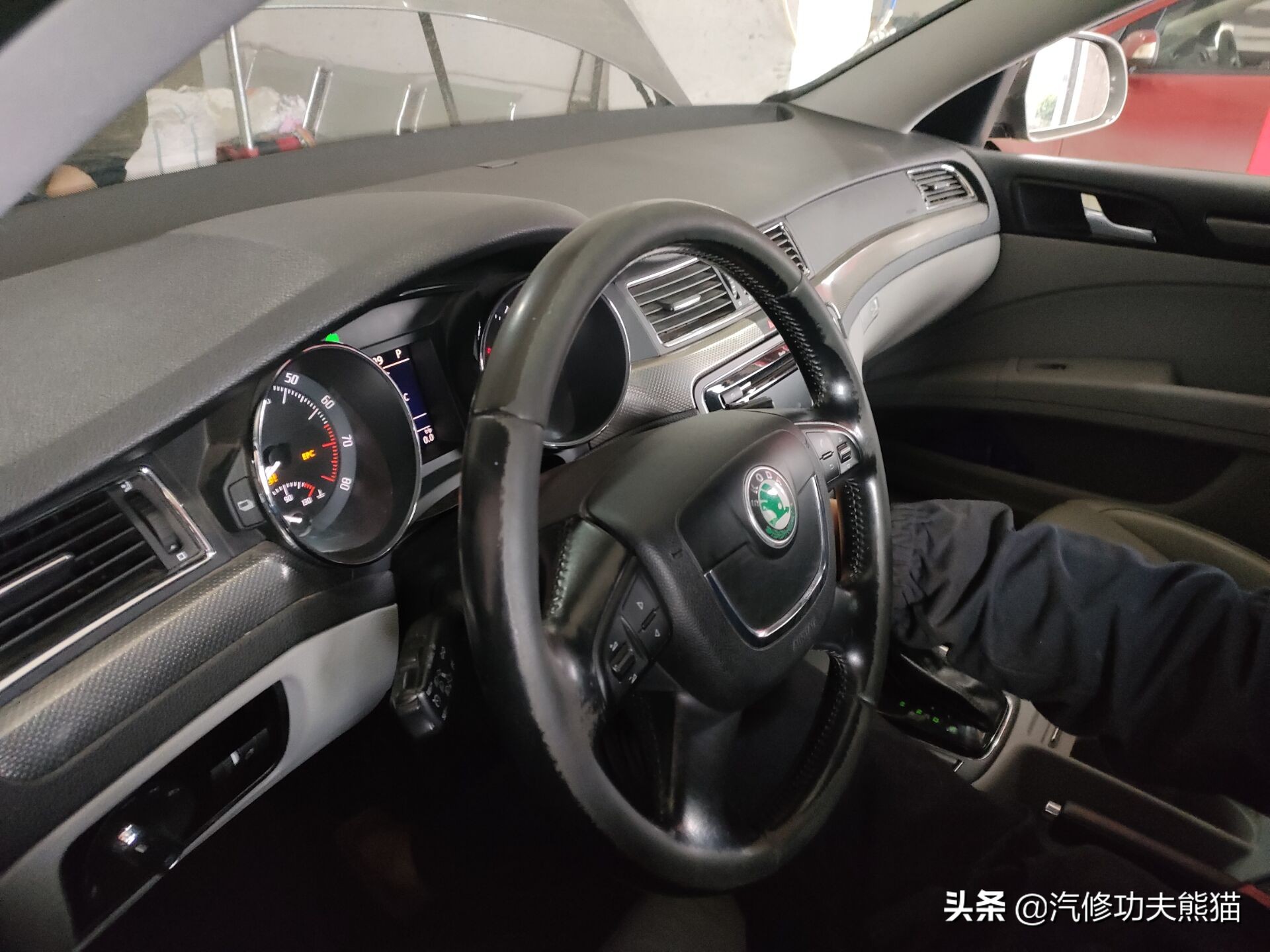 斯柯达昊锐烧机油维修视频,大众斯柯达昊锐1.8t烧机油