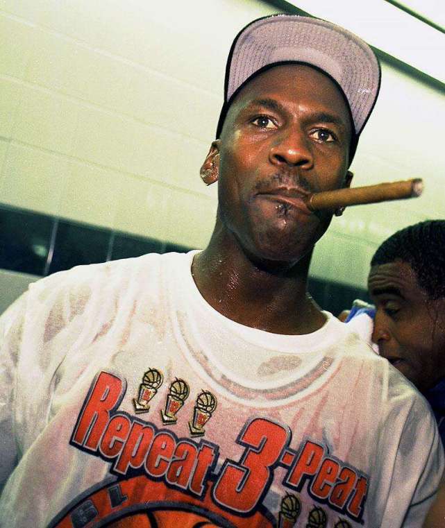 耐克最有影响力代言人詹姆斯,耐克第一个篮球代言人