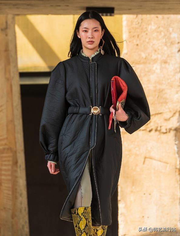 2020春夏巴黎时装周chanel秀场,2022秋冬首尔时装周bonbom