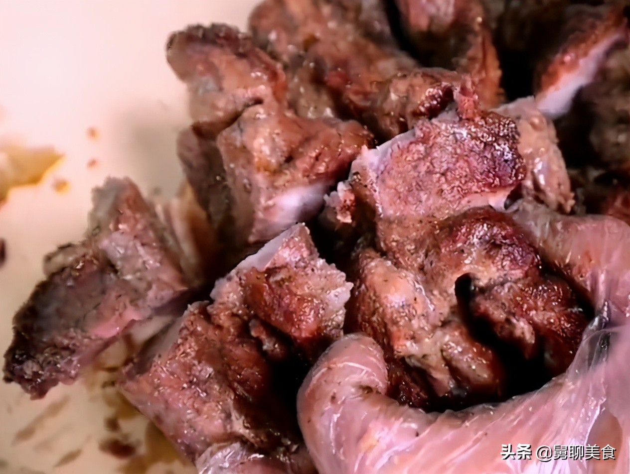 山东大哥祖传烤全猪吃,山东大哥祖传烤全猪