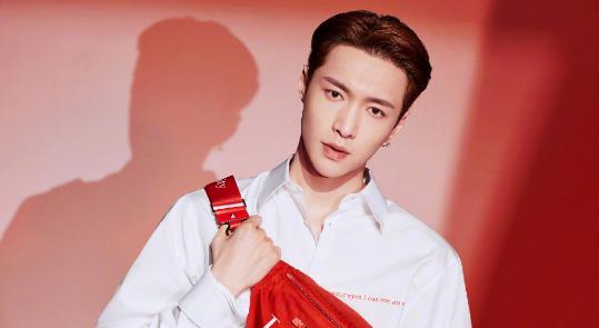 张艺兴和杨天真解约时间,张艺兴是杨天真旗下的艺人吗