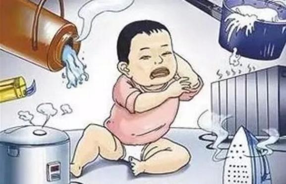 开水烫伤冲水了还是觉得疼怎么办,烫伤后先脱衣服还是先冲水