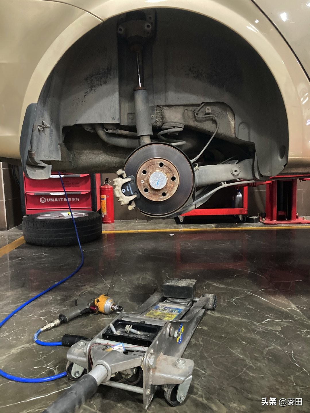 老车更换刹车片需要磨刹车盘吗,十万公里该换刹车片了吗