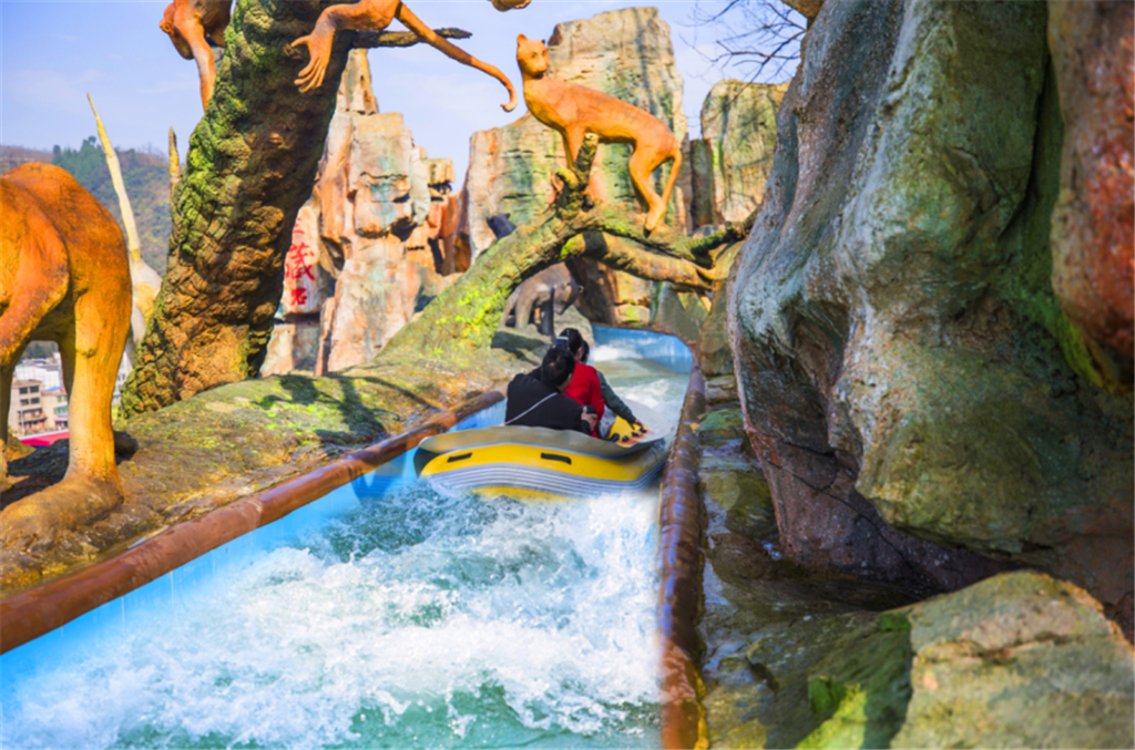 黄果树大瀑布附近有开放的洞穴吗,黄果树大瀑布洞穴