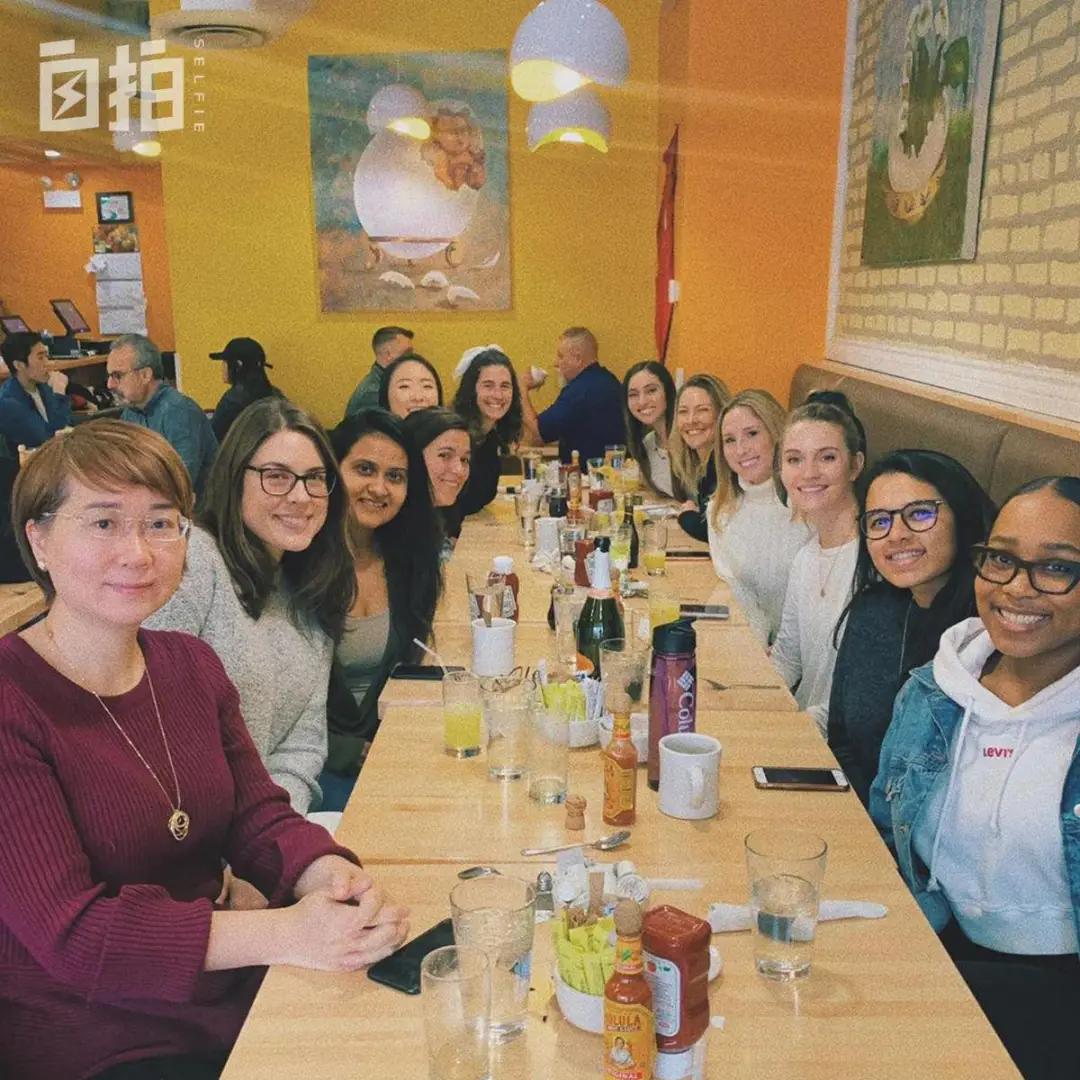 被同龄人刺激,我46岁从国企辞职,卖了上海闹市房,一个人到美国读书