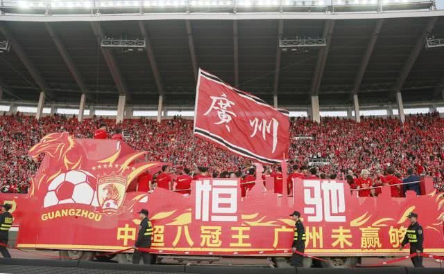 一年的冤屈在夺冠后释怀，你会给本赛季的恒大球员作出什么评价？