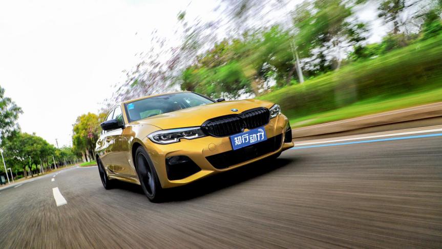2022款宝马325i曜夜版试驾视频,车评宝马320i