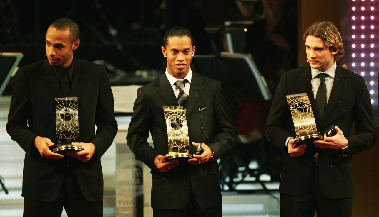 小罗世界足球先生,小罗第二次加冕足球先生