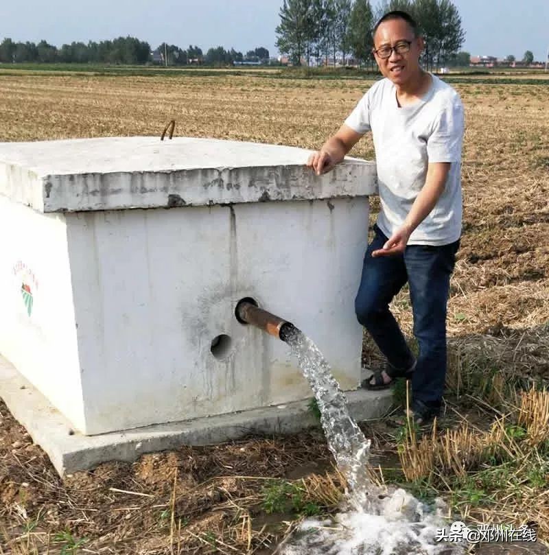 邓州陶营镇32眼深水机电井终于出水了