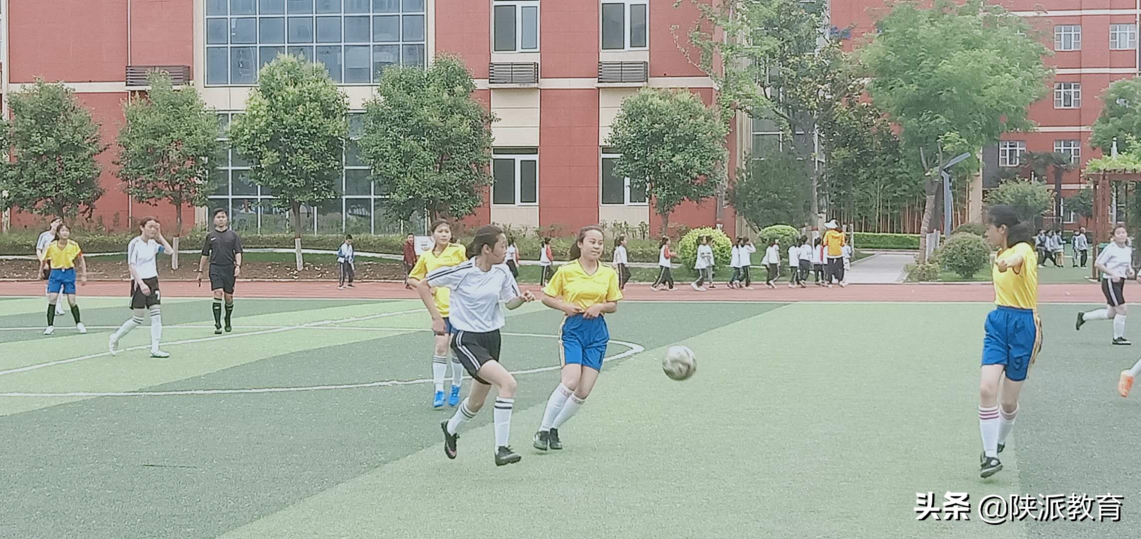 西安阎良区关山中心小学足球队,阎良关山中学校园