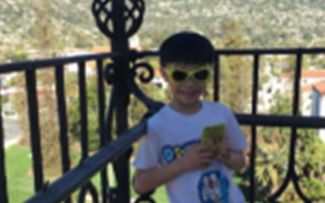 一家三口去美国被拒签的机会大吗,一家四口美国签证