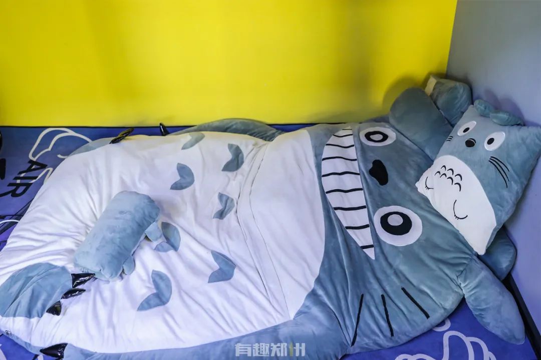 轰趴、电玩、剧本杀；台球、飞镖、加VR——在郑州，一次玩个够