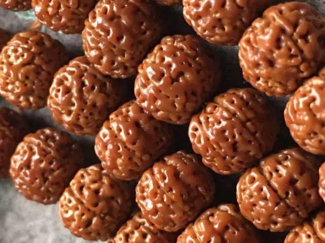 代购奢侈品的骗局是真的吗,尼泊尔的莫桑钻值得买吗