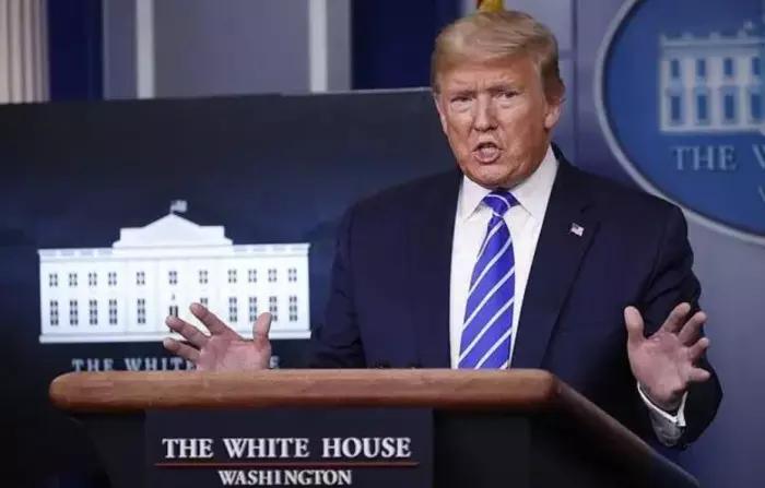 呼吸机堆满仓库美国网友传医生拍视频揭露美国新冠感染数据造假