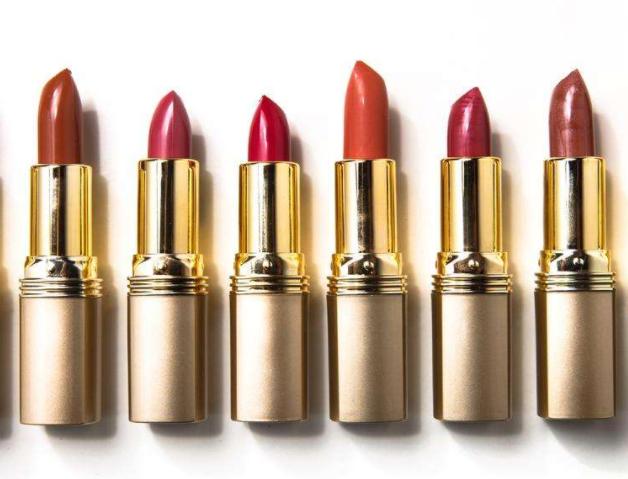 口红开封一年还能退吗,口红开封用之后多久不能再用了