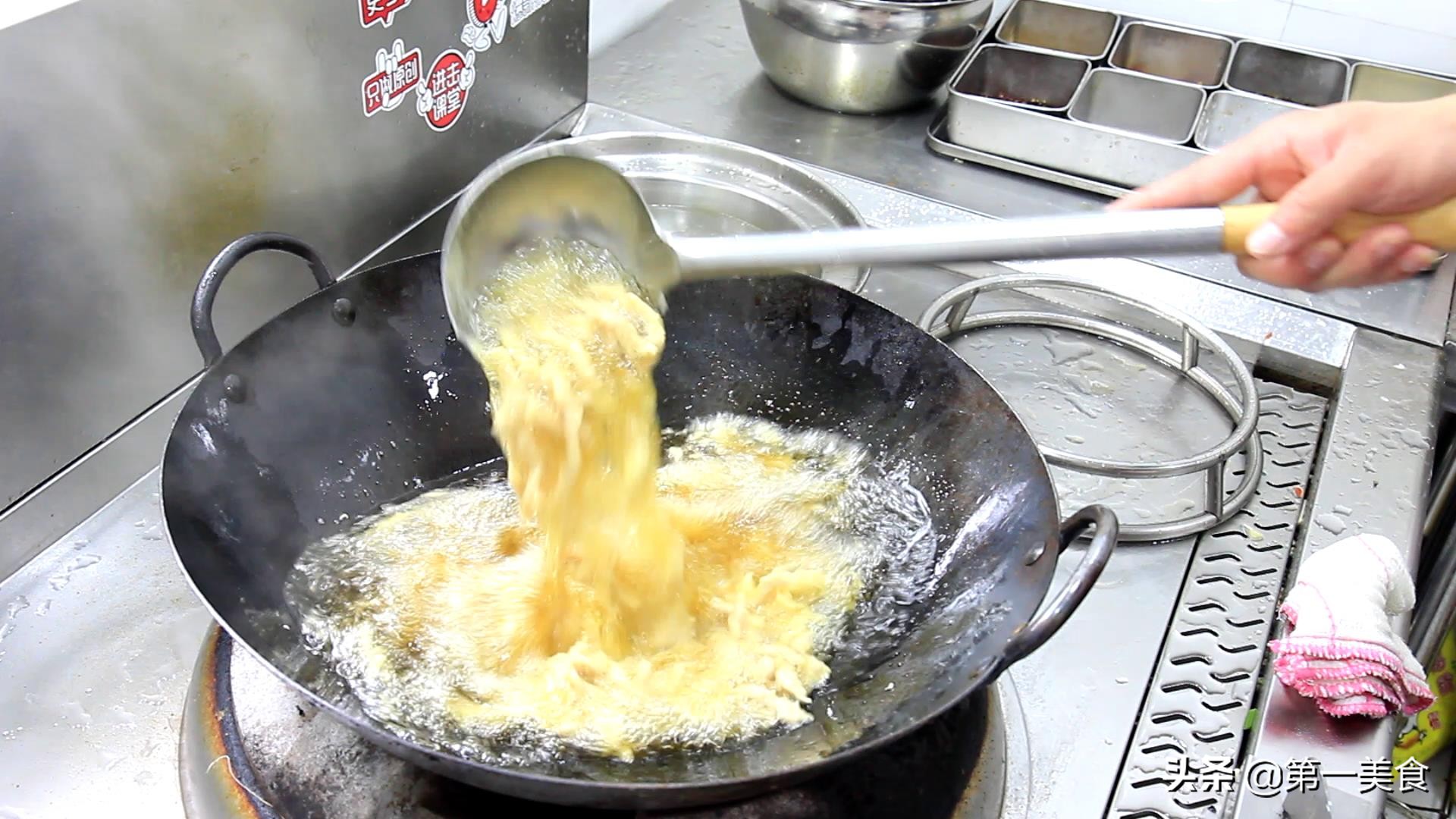 炒肉的时候怎么让肉能够鲜嫩顺滑,炒肉怎么才能炒得又嫩又香