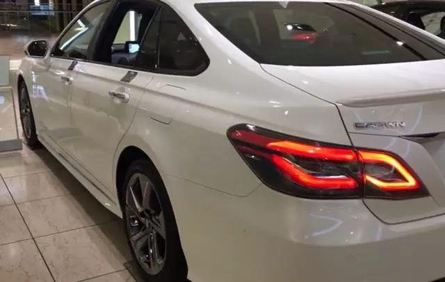 十五代丰田皇冠新车价格,全新十五代丰田皇冠价格