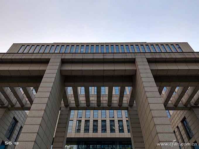 vivos6手机值得入手吗,vivos6靓丽外观年轻人5g手机