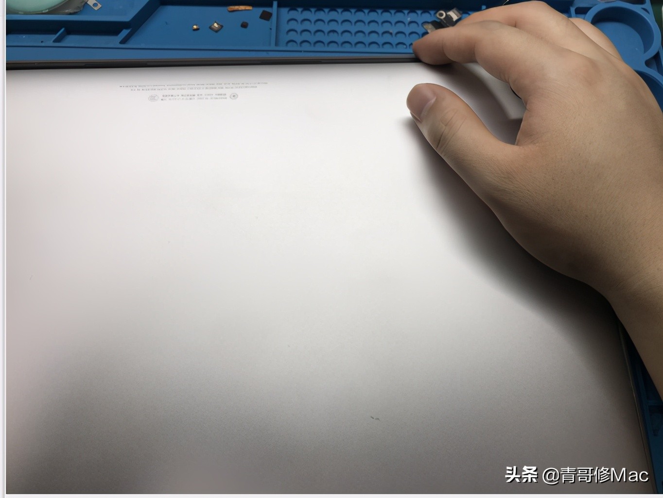 苹果笔记本进水怎么处理搞笑,苹果笔记本进水了怎么办