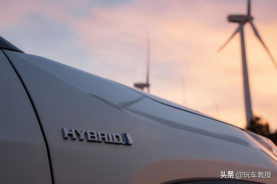 两种动力三种四驱RAV4荣放这台“神车”到底该怎么选？