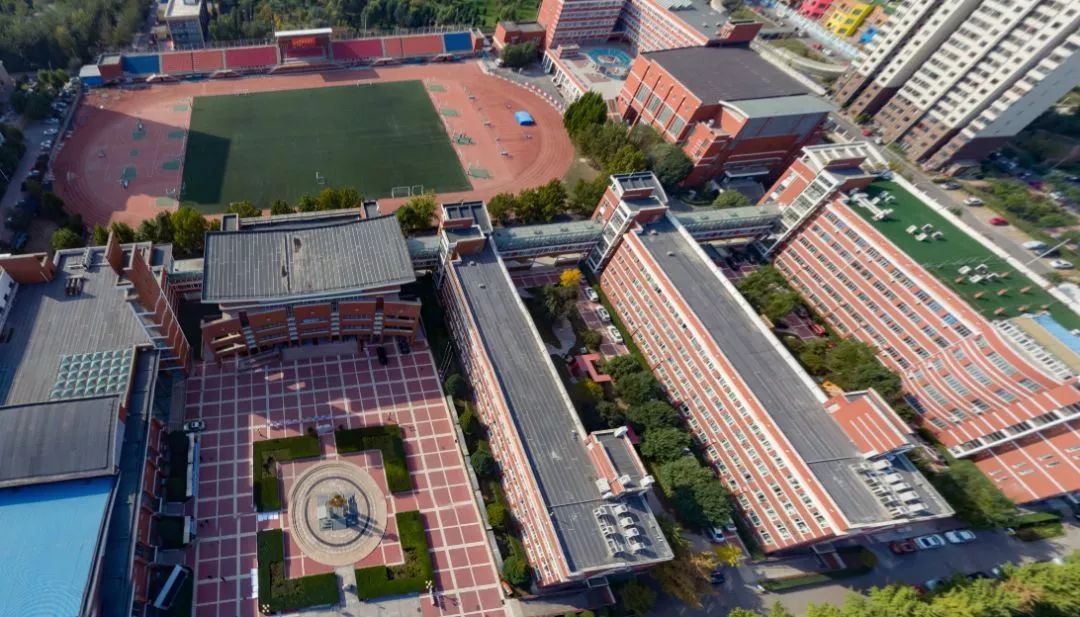 北京丰台十二中丽泽国际学校,北京丰台十二中一本211率