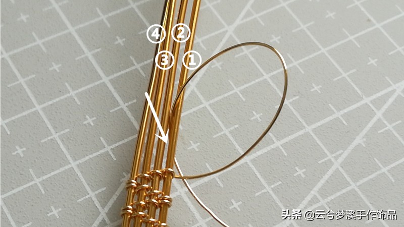 戒指最简单的绕线方法,一根扭扭棒蓝宝石戒指教程