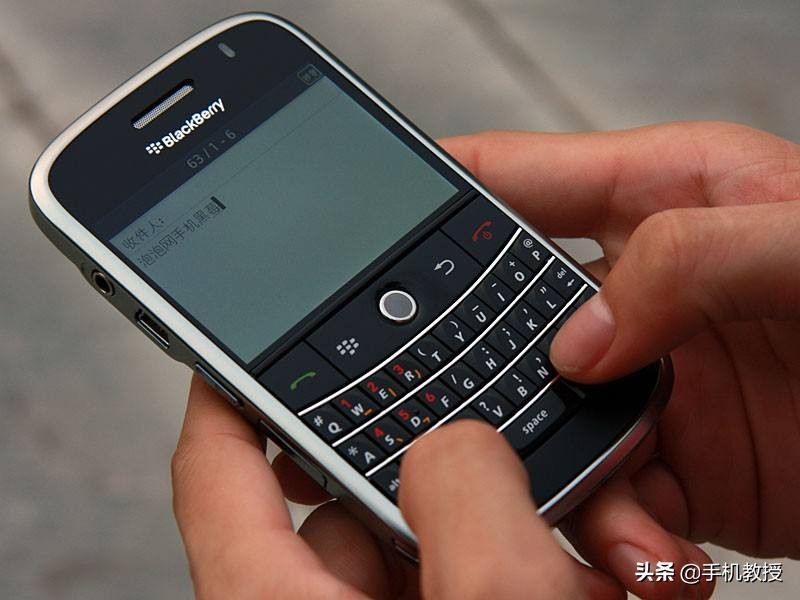 公认无差评的四款高端旗舰机,有来头的三款高端旗舰机你看好谁